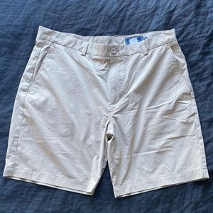 Vineyard vines performance breaker shorts